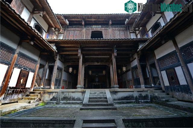 Vì sao ngôi nhà cổ được xây dựng hơn 100 năm trên đầm lầy nhưng không hề bị sụt lún? ảnh 1
