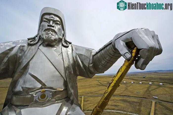 Thành Cát Tư Hãn (1155-1227)