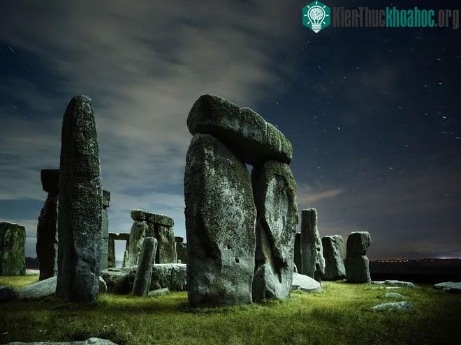 &nbsp;Vòng tròn đá Stonehenge.