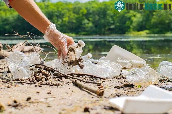 Rác thải là vấn đề nghiêm trọng