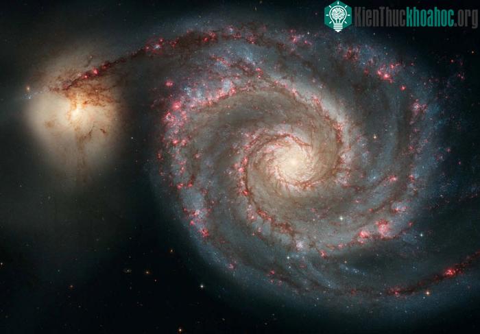 Thiên hà Whirlpool còn có tên là Messier 51a (M51a) hoặc NGC 5194