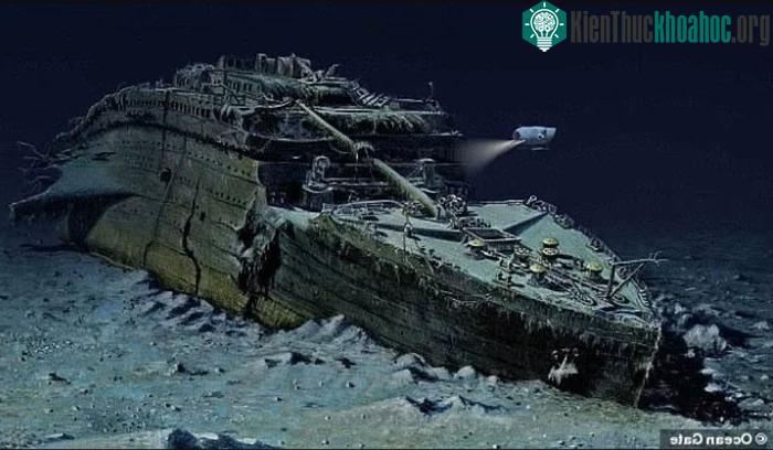 Cả con tàu Titanic và các nạn nhân xấu số đều bị hòa tan với đại dương sâu thẳm.