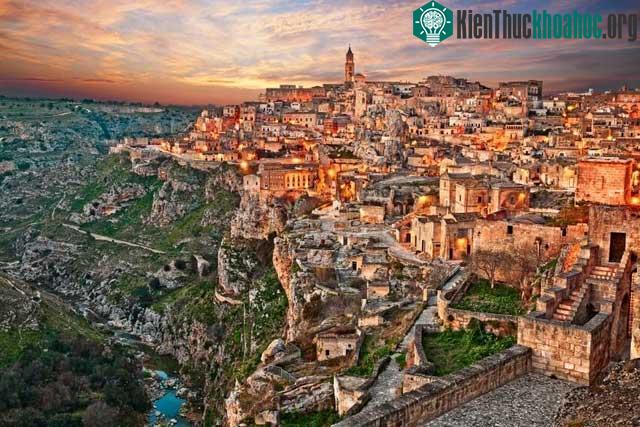 Matera nhìn từ trên cao.