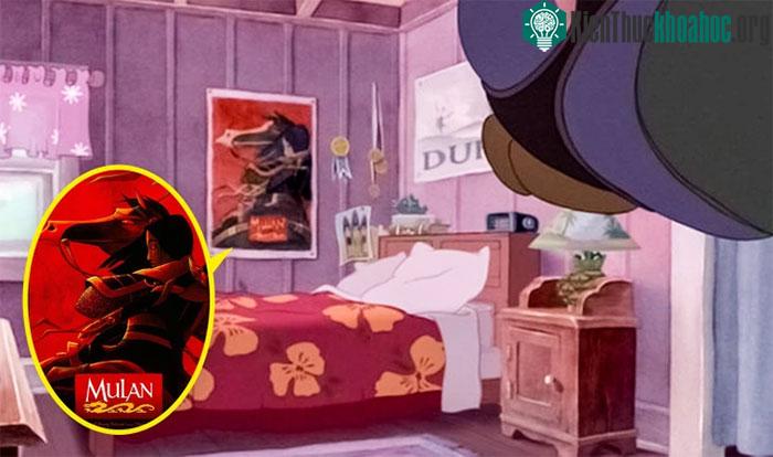 Lilo có một tấm áp phích Hoa Mộc Lan trong phòng của cô ấy
