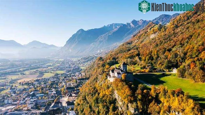 Liechtenstein khi nhìn từ trên cao.