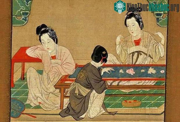 Đông tháng Mười, thêu thùa dưới đình