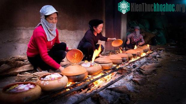 Cá kho làng Vũ Đại có giá bán từ 400 ngàn đến 2 triệu đồng 1 niêu.