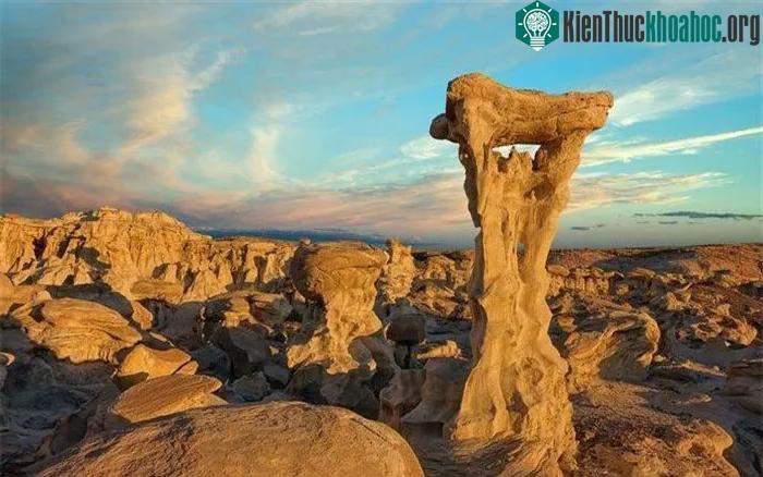 Vùng đất của những "cây nấm đá" khổng lồ siêu thực như ở một hành tinh khác ảnh 6