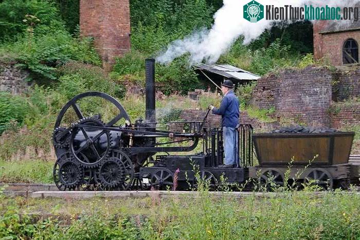 Ông được chôn cất trong một ngôi mộ vô danh ở Dartford, Anh.
