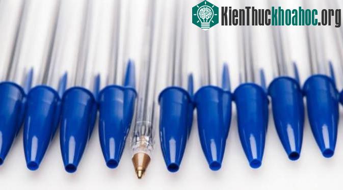 Phần nắp bút bi thường có một lỗ nhỏ để chống ngạt thở. (Ảnh: News.com.au).