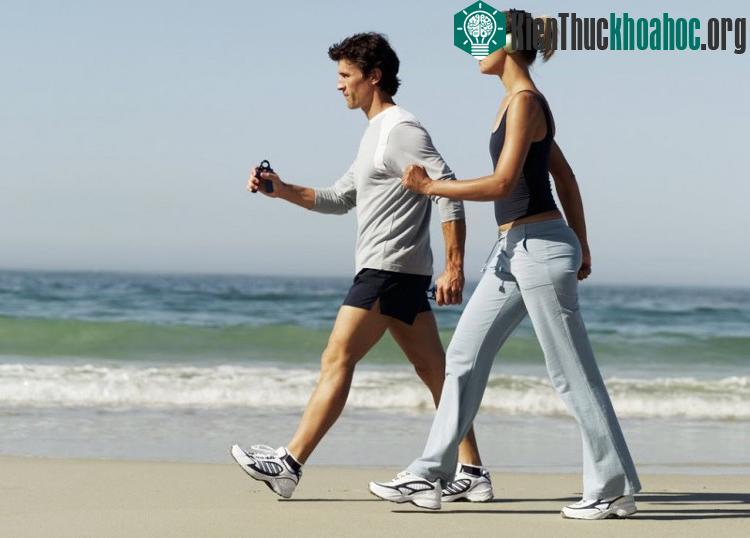 Vung tay là một hành động tự nhiên của cơ thể.