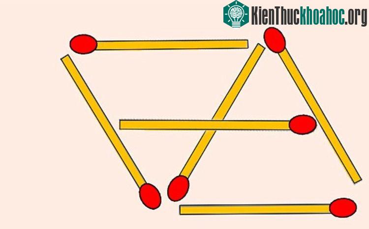 Để trả lời đúng, bạn cần giữ nguyên tất cả que diêm ở tam giác bên trái.