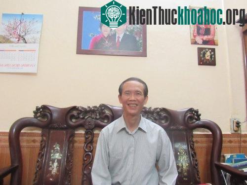 Ông Nguyễn Hào Hùng cho biết không thể thay thế cá chép bằng con vật nào khác trong ngày cúng ông Công ông Táo.