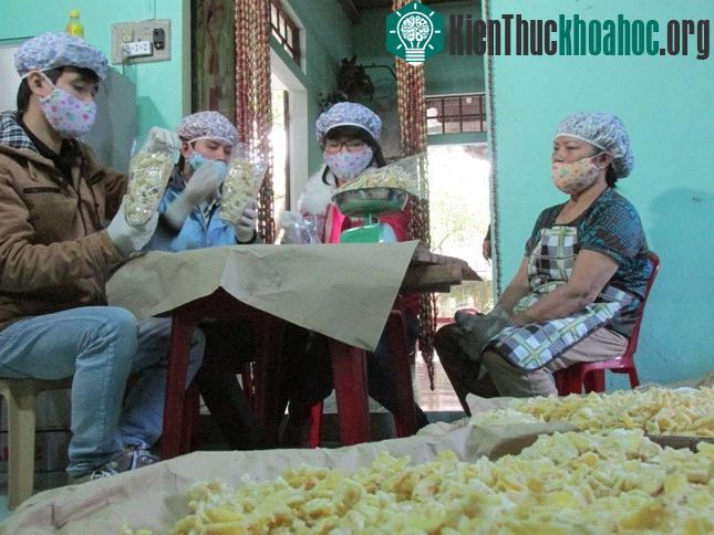 Nghề làm mứt gừng ở Kim Long tồn tại hàng trăm năm qua