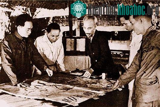 Tướng Giáp cùng các lãnh đạo thống nhất kế hoạch tiến đánh Điện Biên Phủ năm 1954