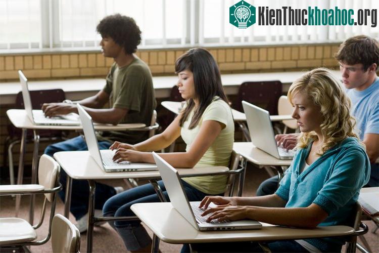 Laptop cũng là nguồn gây mất tập trung nhất.