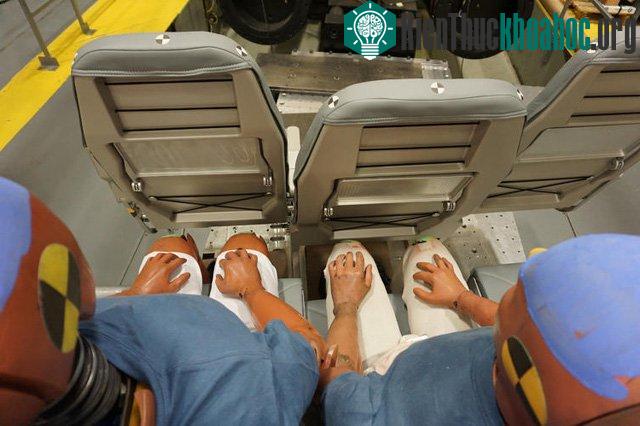 Ghế thông minh rất thuận tiện cho người ngồi hàng ghế giữa