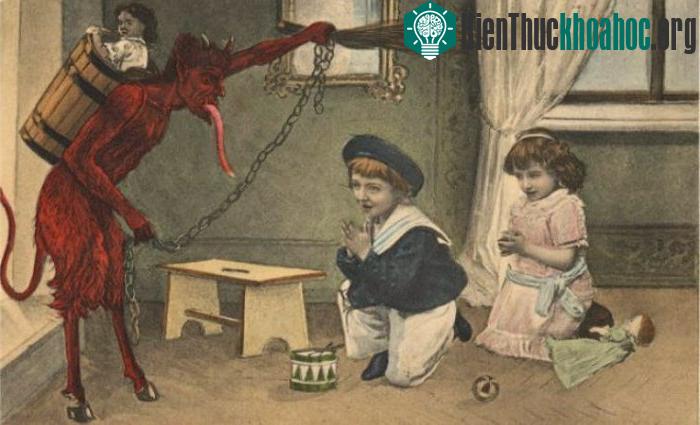 Theo truyền thuyết, vào đêm ngày 5/12 con quỷ này sẽ đến thăm từng nhà - y như ông già Noel.