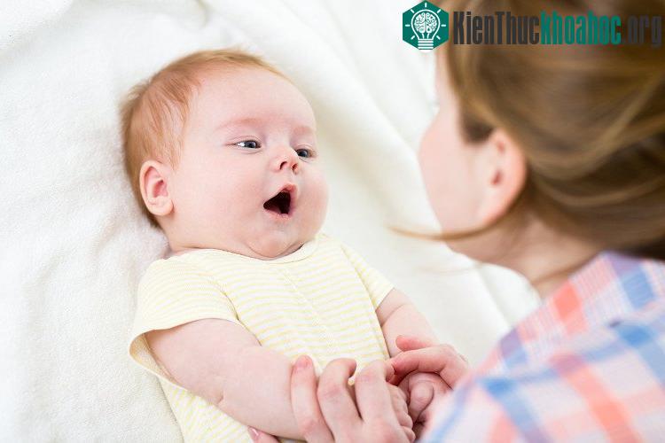 Cách nói này giúp trẻ học ngôn ngữ nhanh hơn.