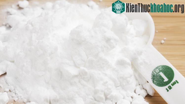 Baking soda có tính chất tẩy các vết bám, cặn rất tốt nên thường được sử dụng dùng để tẩy trắng răng rất hiệu quả.