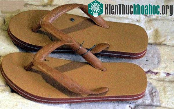 Đôi tông Lào - một trong những món "hàng hiệu" thời bao cấp.