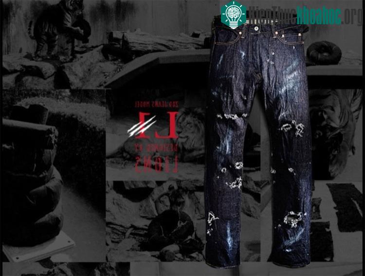 Việc "làm rách" những chiếc quần jeans này không hề đơn giản, và đòi hỏi nhiều công đoạn xử lý cầu kỳ.