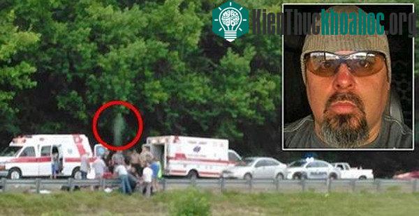 Saul Vazquez và bức ảnh nhận được nhiều sự quan tâm. (Nguồn: Daily Mail).