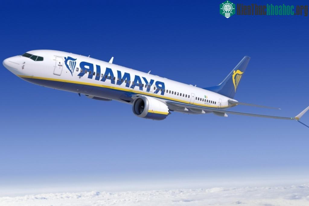 Boeing 737 Max là dòng máy bay được phát triển bởi hãng Boeing, cất cánh lần đầu tiên vào hôm 29/1. 3 phiên bản của dòng máy bay này là 737 Max 7, 737 Max 8 và 737 Max 9.