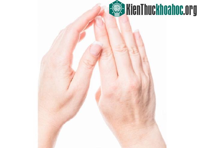 Khi bẻ khớp ngón tay, ngón chân sẽ có tiếng kêu "rắc rắc".