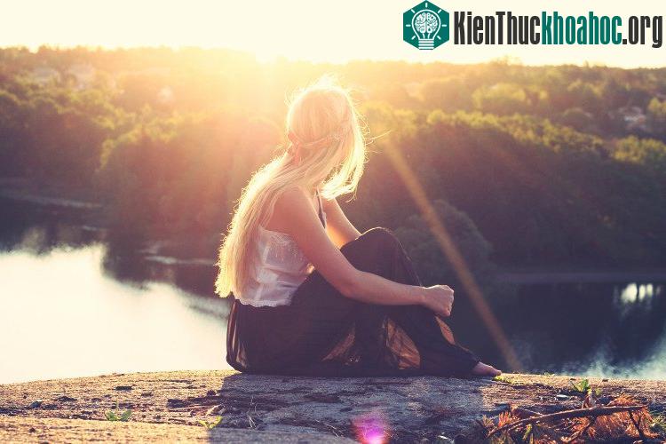 Những người hướng nội dường như luôn được bao bọc bởi một sự thần bí xung quanh.