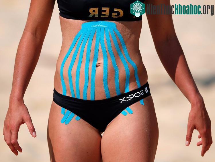Katrin Holtwick của đội tuyển Đức được trang bị kỹ càng.