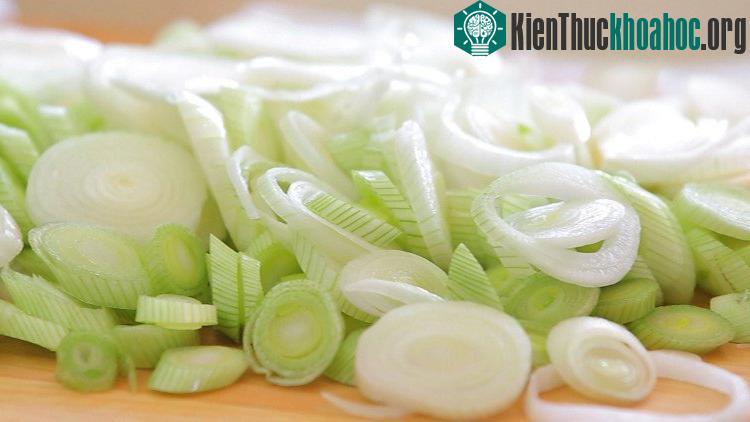 Mùi vị đồ nướng tăng lên do diện tích bề mặt lát cắt tăng lên khi chẻ đôi.
