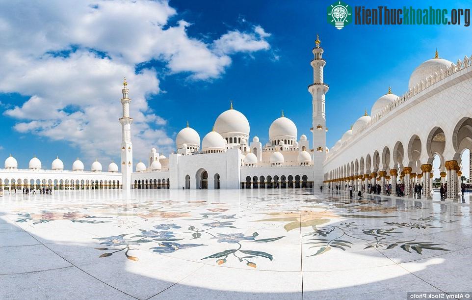 Đại thánh đường Sheikh Zayed, Abu Dhabi, Các Tiểu vương quốc Ả Rập Thống nhất (UAE)