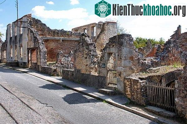 Thị trấn Oradour-sur-Glane, Pháp