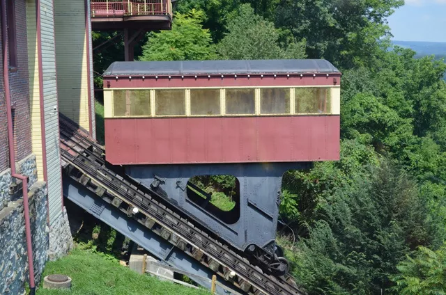 Được xây dựng vào cuối những năm 1800, Johnstown Inclined Plane không được sử dụng cho du lịch hay giao thông, mà cho các trường hợp khẩn cấp.