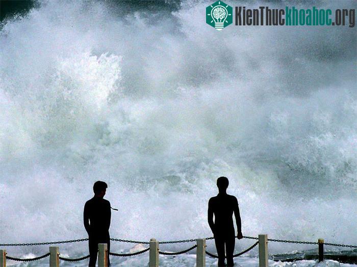 Những núi băng tuyết khổng lồ biến mất có thể gây ra những biến động địa chất, do lực ép xuống bề mặt Trái đất đột ngột không còn nữa. Nó có thể gây r...