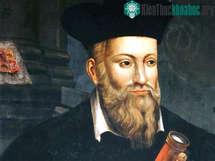 Trong những lời tiên tri, dự đoán, Ông hầu như không bao giờ chỉ rõ thời gian, địa điểm xảy ra các sự kiện.