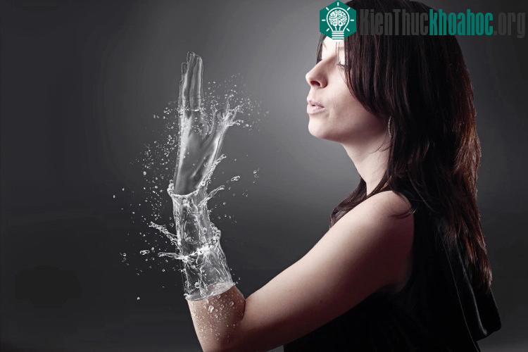 70% cơ thể người là nước. (Hình minh họa).