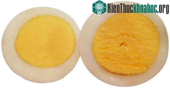 Cách luộc trứng không để lại vòng xanh