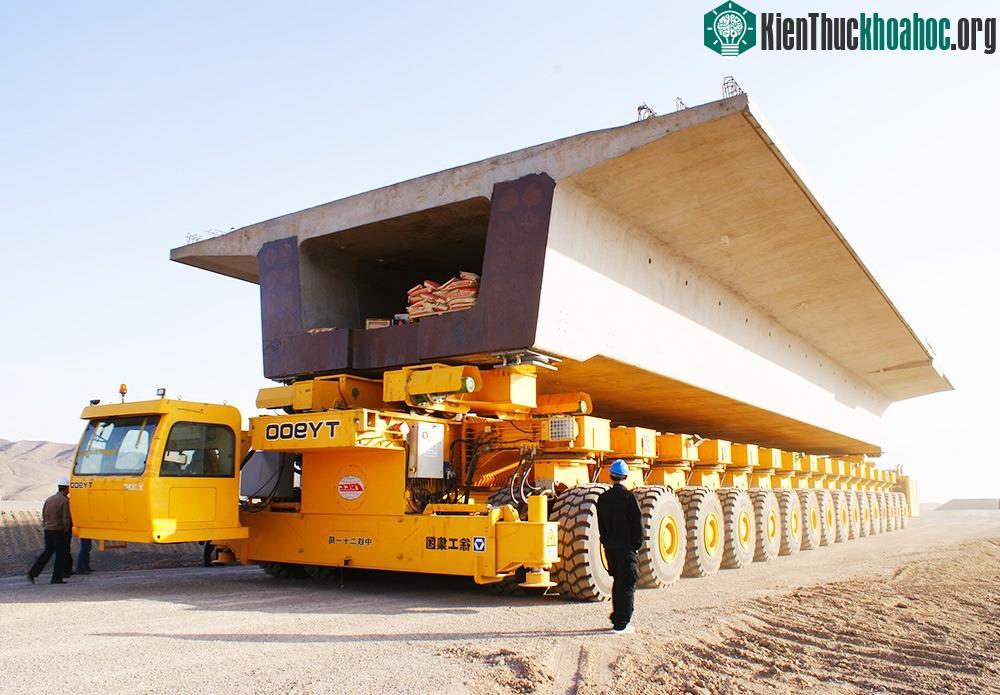 Chiếc TY900 dùng để vận chuyển "đường hầm" khổng lồ.