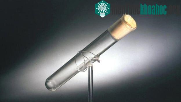 Ống thủy tinh chứa hơi thở cuối cùng của Thomas Edison. (Ảnh: Bảo tàng Henry Ford).