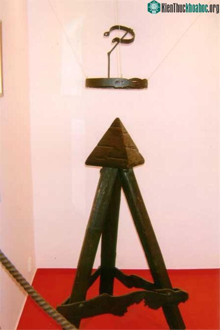 Chiếc ghế Judas