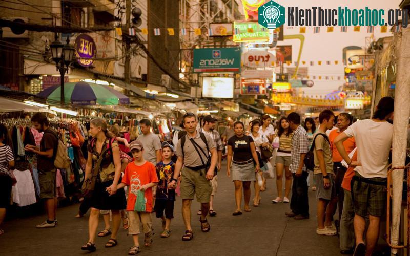 Bạn không được phép ra khỏi nhà nếu không mặc quần lót. (Ảnh: Thaivisa).