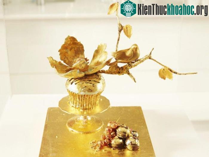 Chiếc cupcake của giới siêu giàu - giá 1.300 USD/chiếc (khoảng 27 - 28 triệu đồng).
