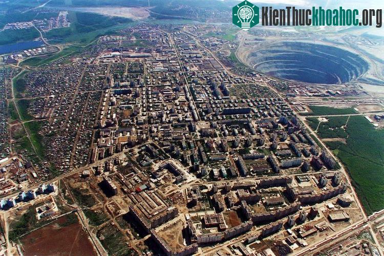 Mỏ quặng nằm ở khu vực có thời tiết khắc nghiệt nhất thế giới.