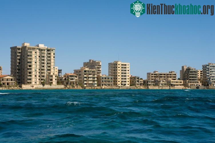 Bãi biển Varosha, đảo Cyprus