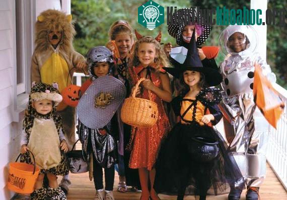 “Trick or Treat” – “Cho kẹo hay bị ghẹo”