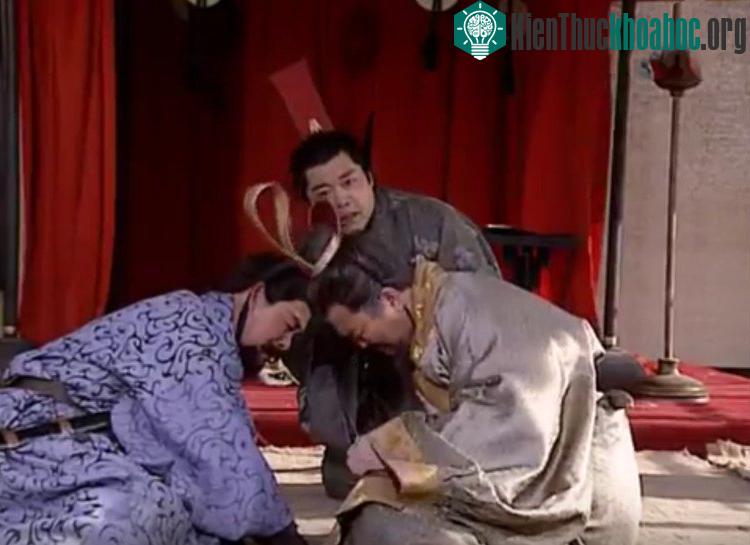Tào Sảng nhận được tin Ý đã khống chế Đô Thành, quân đội đã áp sát mình, đau khổ vì thời thế đã qua đi...