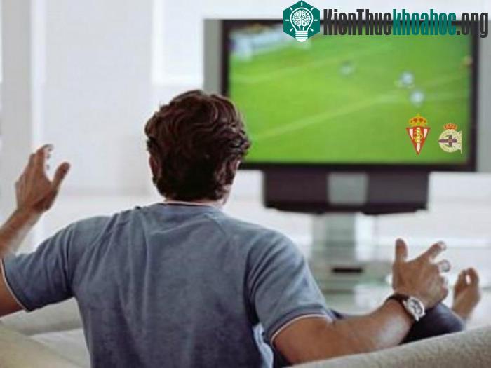 Trận đấu đầu tiên xuất hiện trên truyền hình là trận giao hữu giữa đội một và đội hai của Arsenal năm 1937.