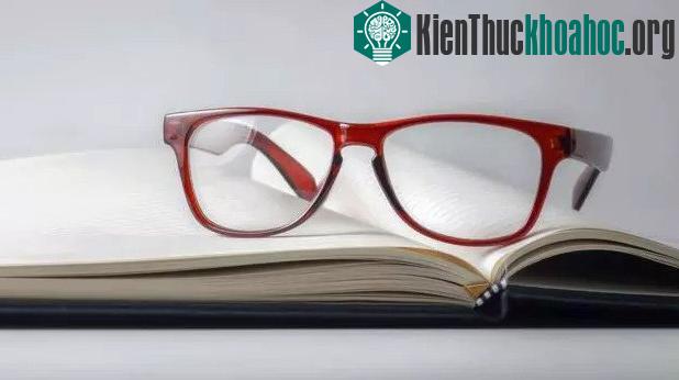 Lý giải khoa học cho việc con người bị cận thị